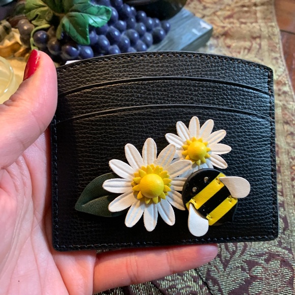 kate spade Accessories - SOLD⛔️Authentic KATE SPADE Daisy Bee leather card holder
